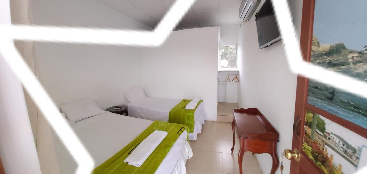 Hostal Gualingo Otel Santa Rosa  Dış mekan fotoğraf